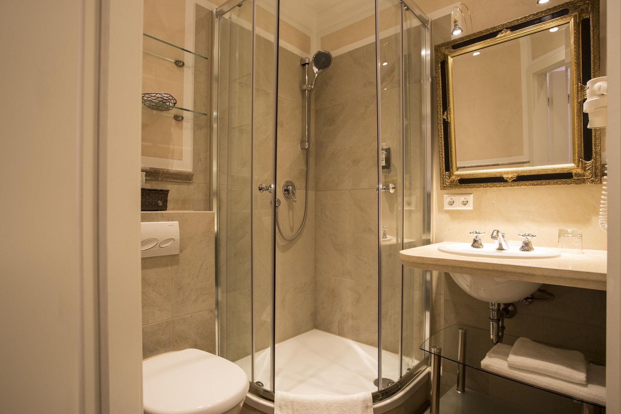 Meiser Altstadt Hotel ディンケルスビュール エクステリア 写真