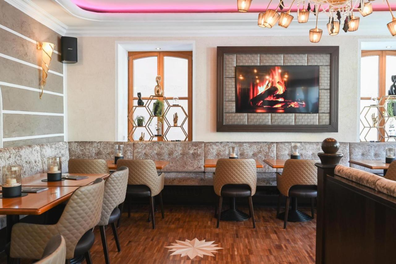 Meiser Altstadt Hotel ディンケルスビュール エクステリア 写真