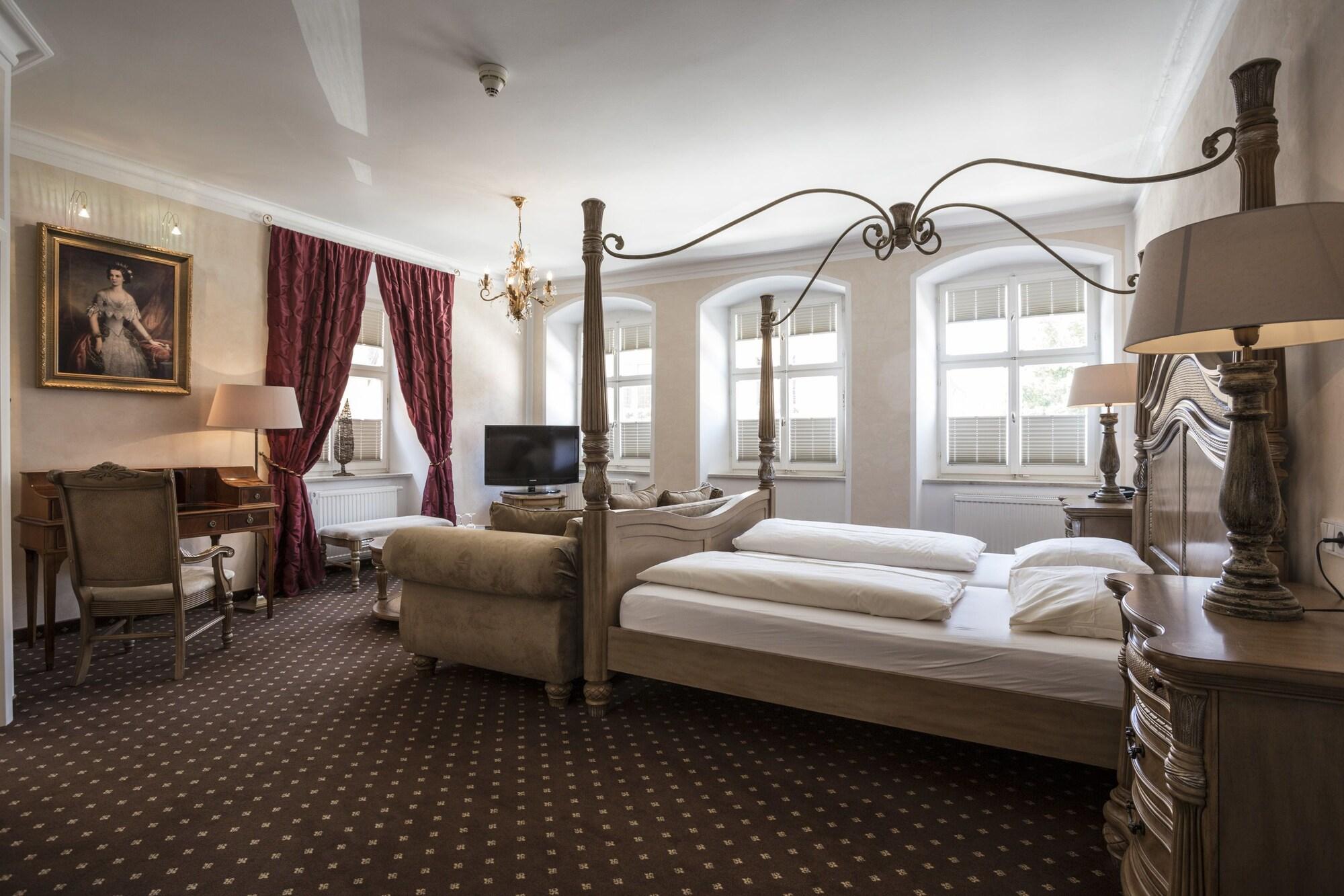 Meiser Altstadt Hotel ディンケルスビュール エクステリア 写真