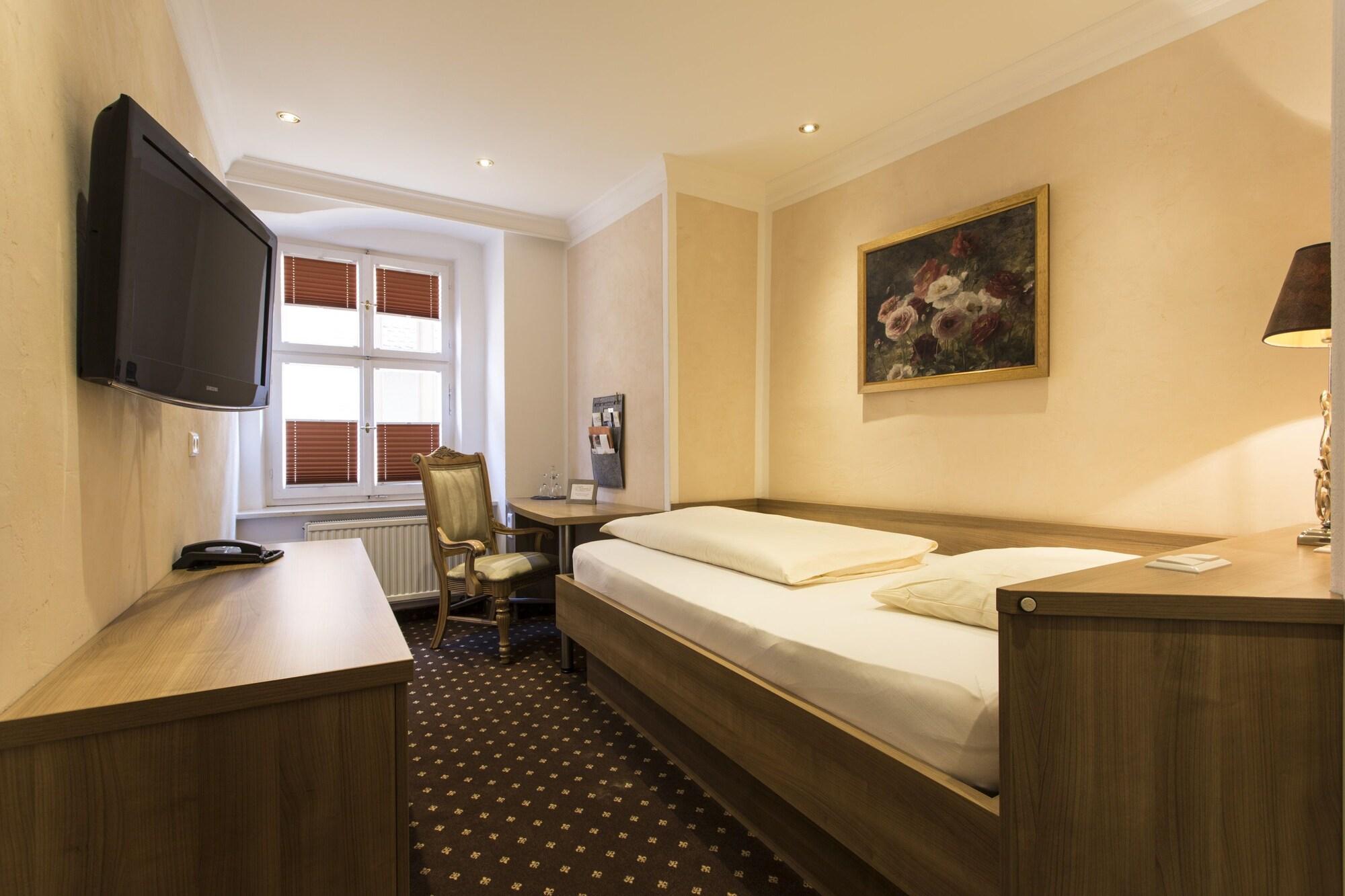 Meiser Altstadt Hotel ディンケルスビュール エクステリア 写真