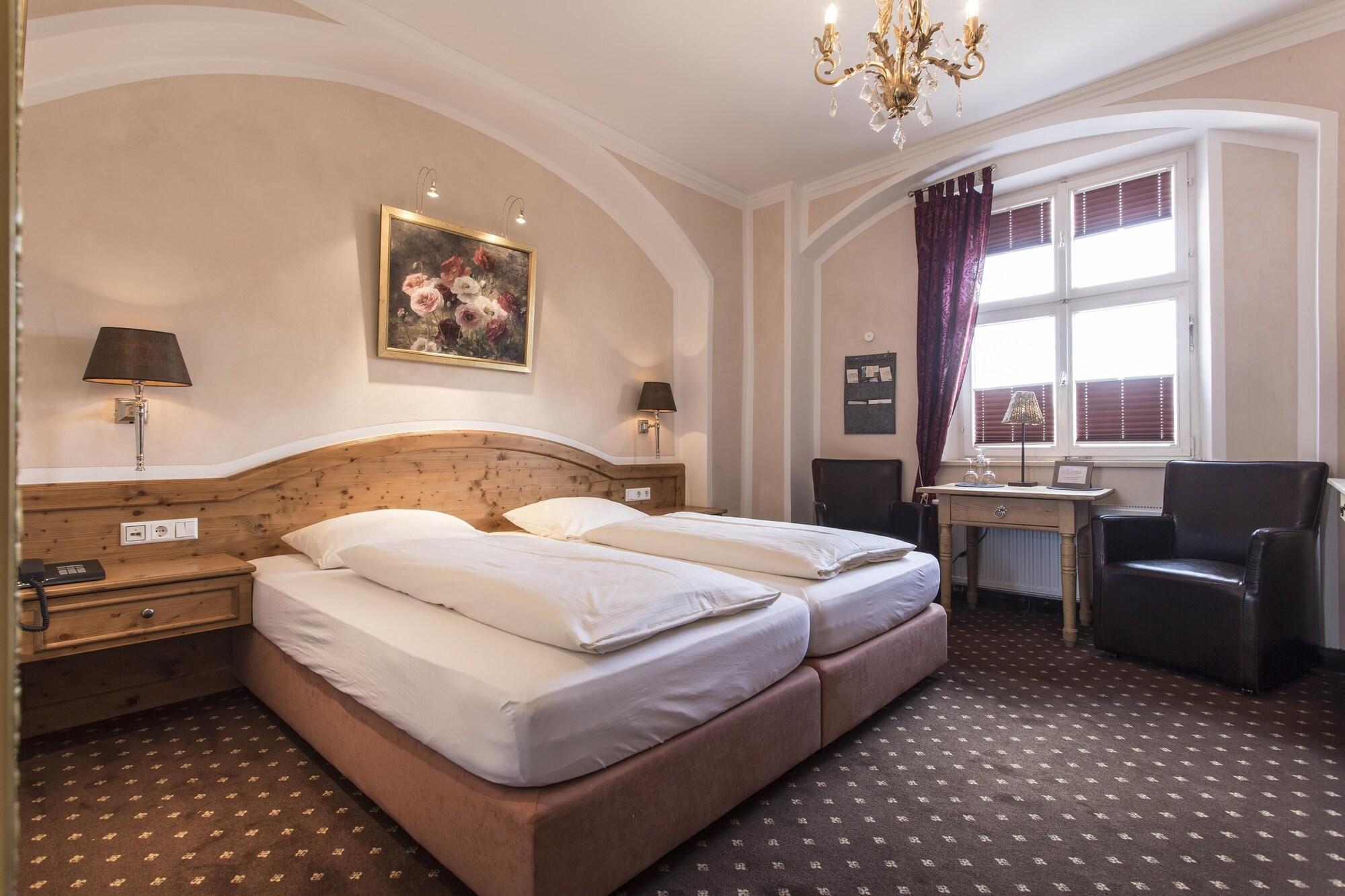 Meiser Altstadt Hotel ディンケルスビュール エクステリア 写真