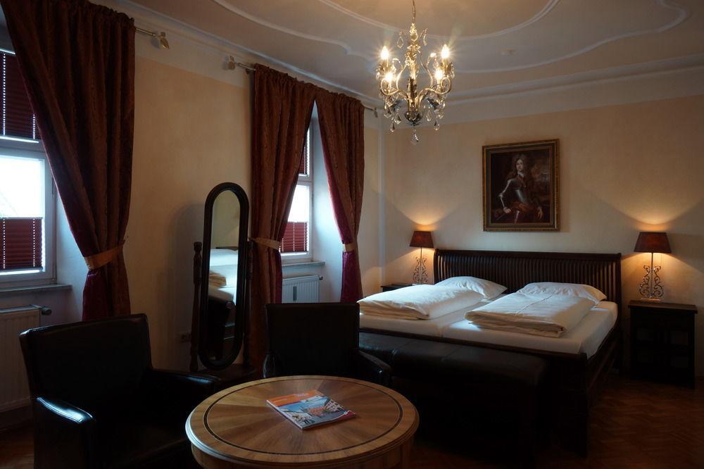 Meiser Altstadt Hotel ディンケルスビュール エクステリア 写真