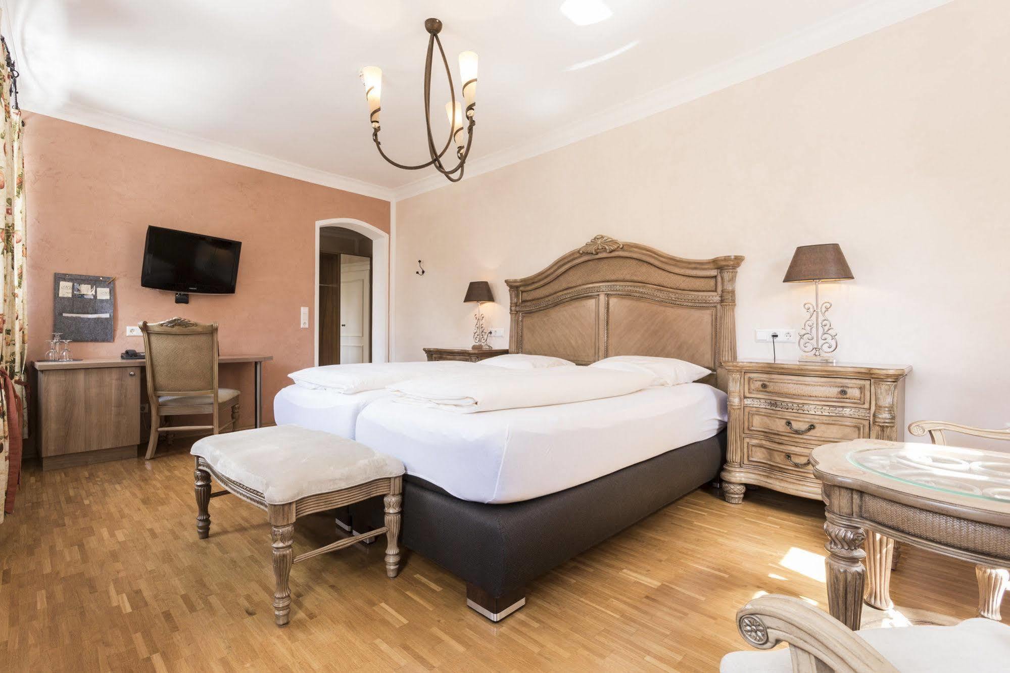 Meiser Altstadt Hotel ディンケルスビュール エクステリア 写真