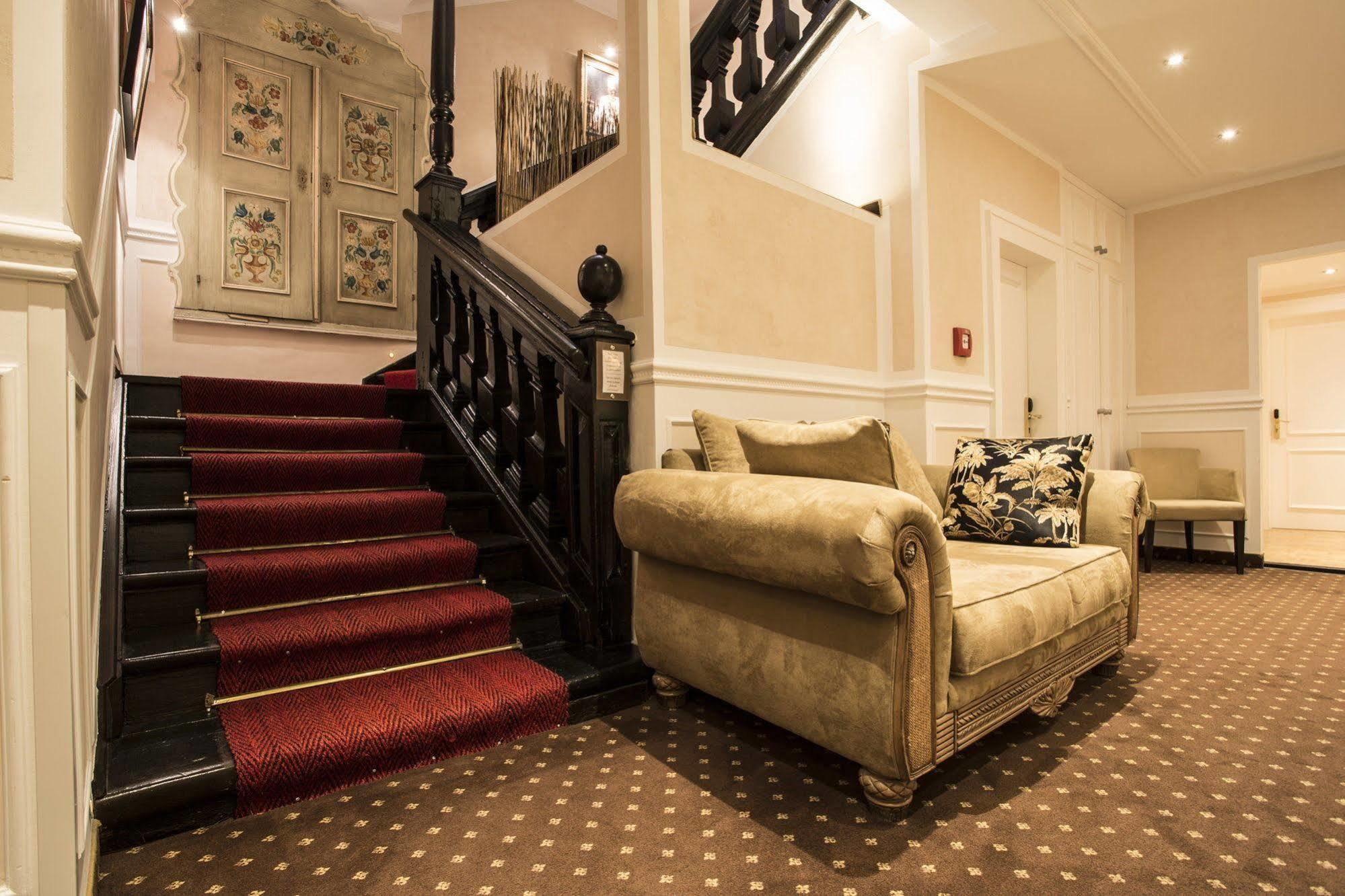 Meiser Altstadt Hotel ディンケルスビュール エクステリア 写真
