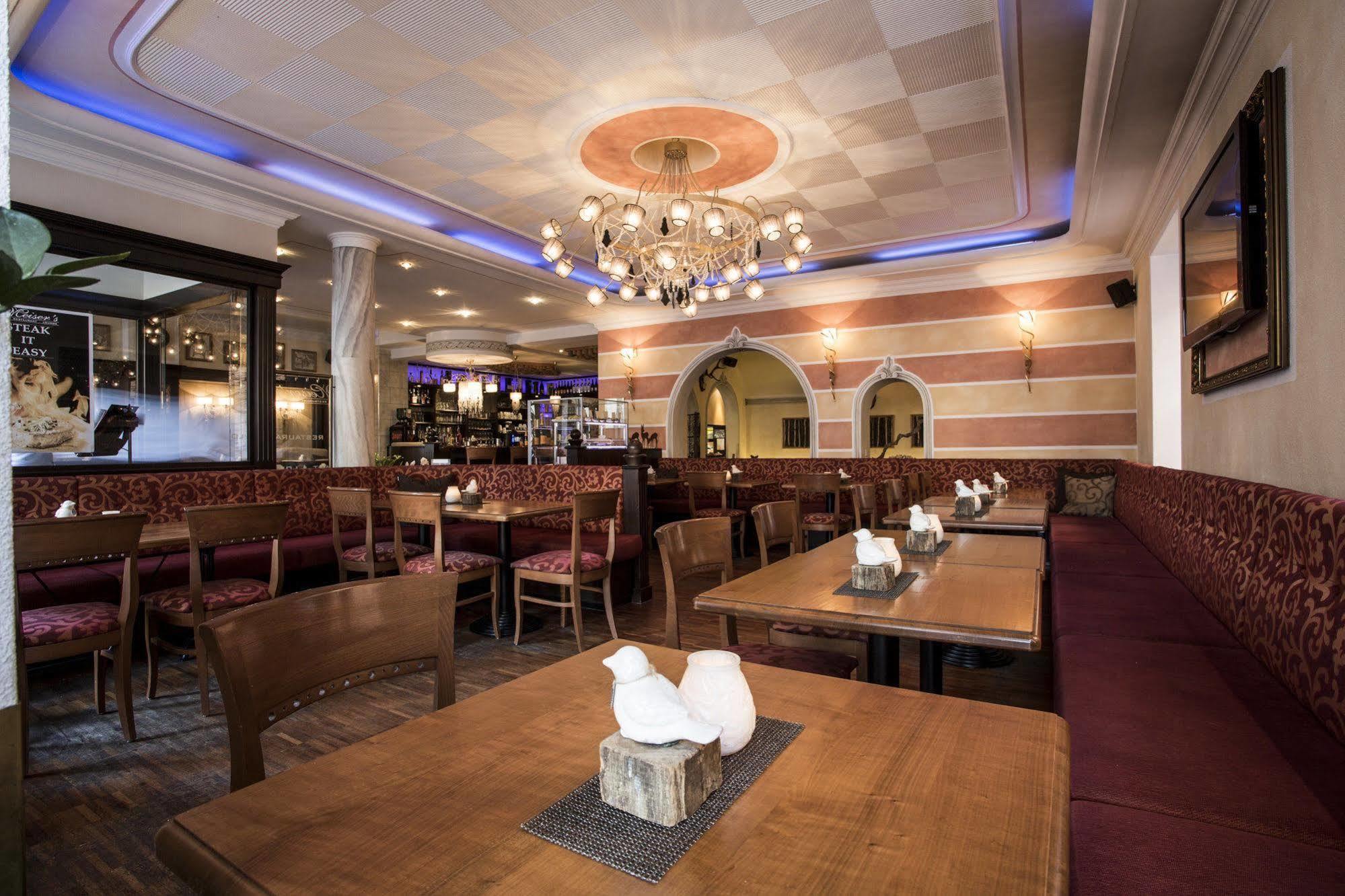Meiser Altstadt Hotel ディンケルスビュール エクステリア 写真