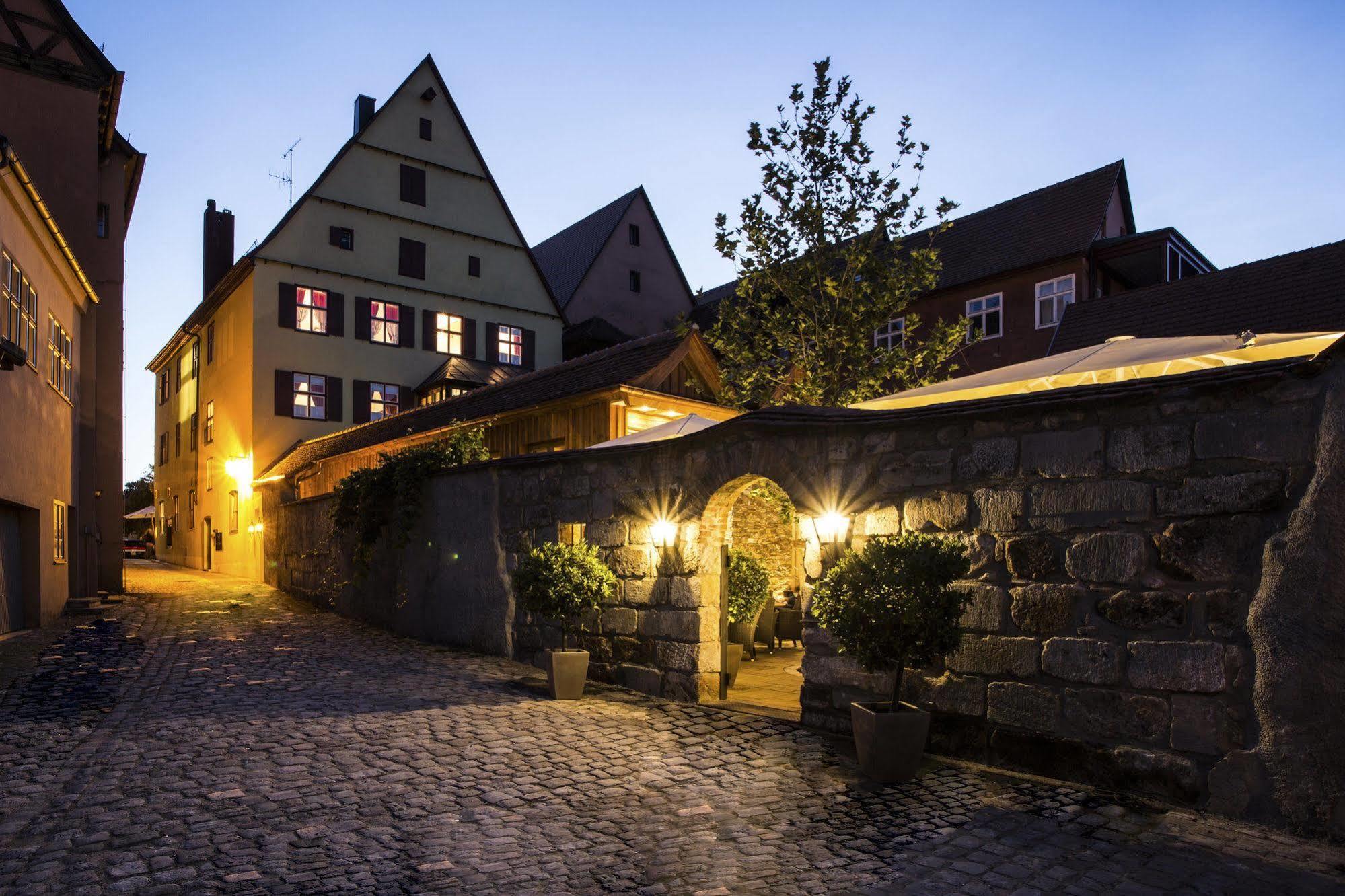 Meiser Altstadt Hotel ディンケルスビュール エクステリア 写真